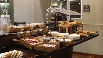 Colazione completa inclusa, servita tutte le mattine