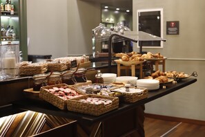 Free daily full breakfast  - Hotel Indigo Turin by IHG (Turin)