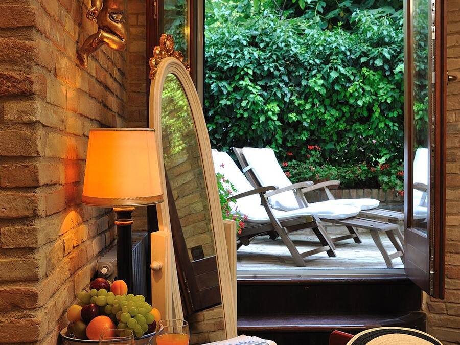 Deluxe Double Room | Terrace/patio