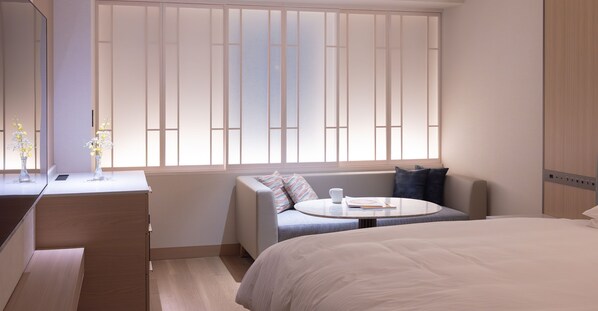 ルーム キングベッド 1 台 禁煙 | セーフティボックス (室内)、客室ごとに異なるインテリア、デスク、遮光カーテン