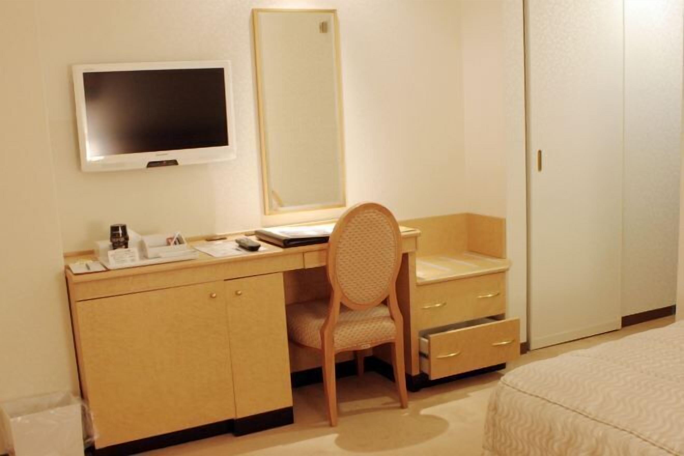 In-room safe, individually furnished, desk, blackout curtains