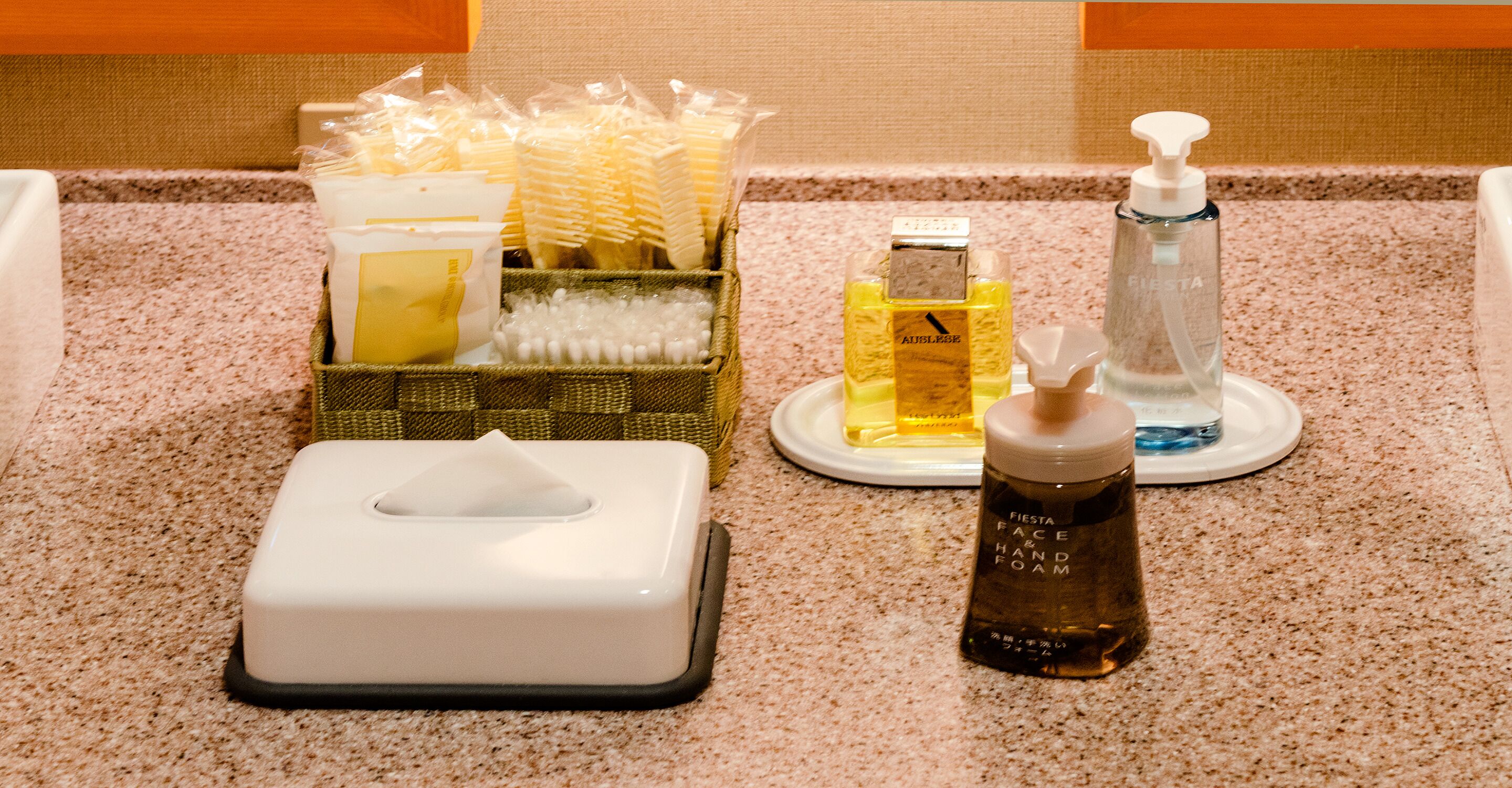 body treatments, aromatherapy, massages