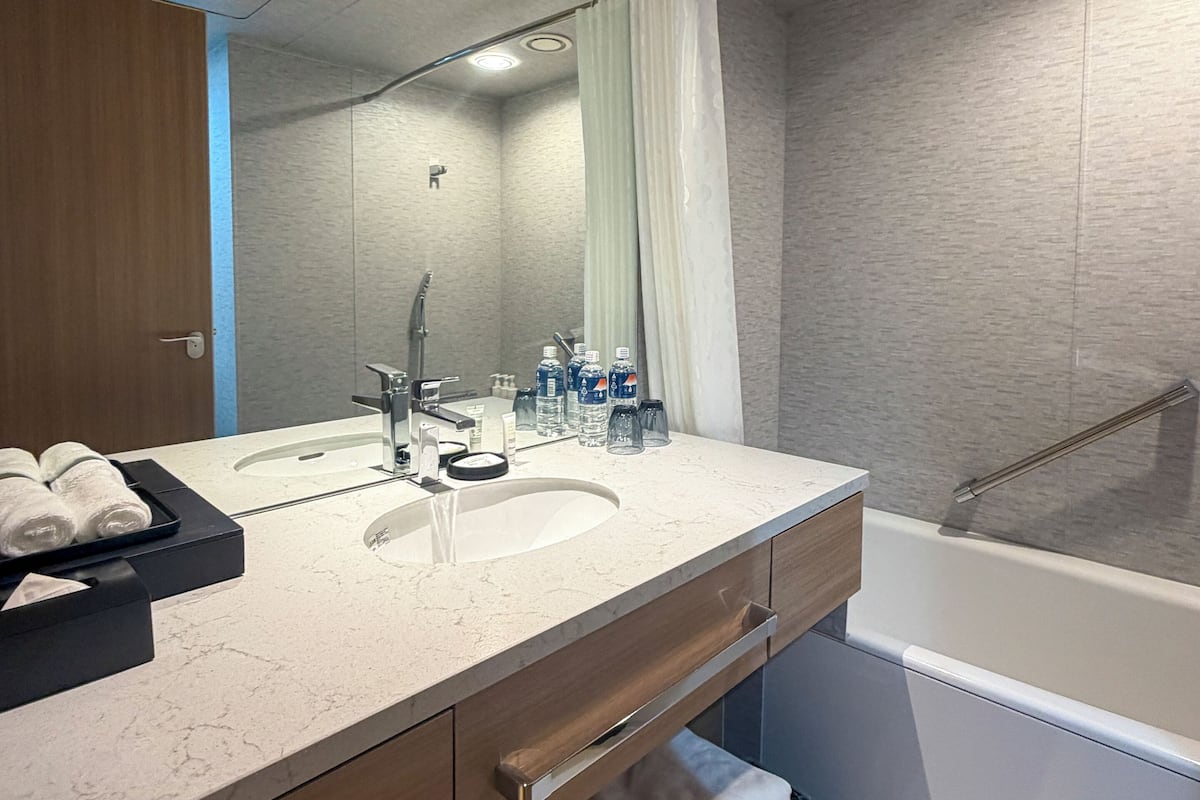 Ensemble douche/baignoire, douche hydromassante