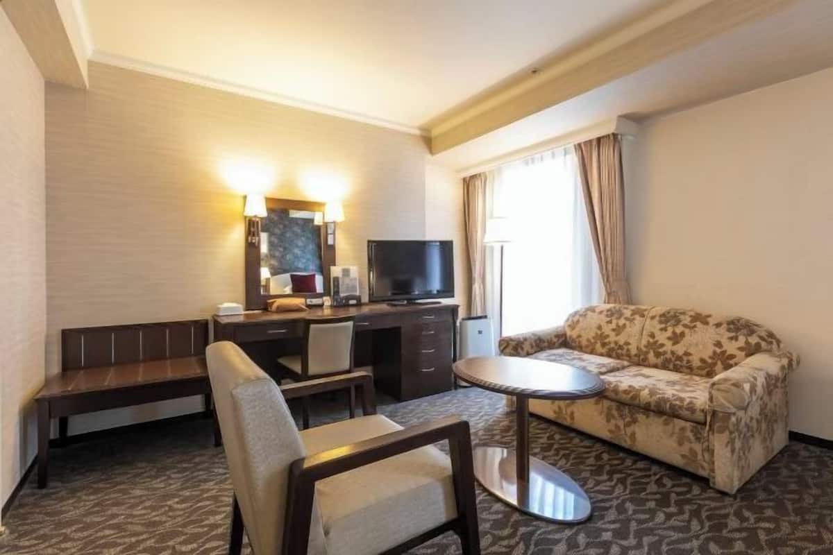 Living area | Flat-screen TV
