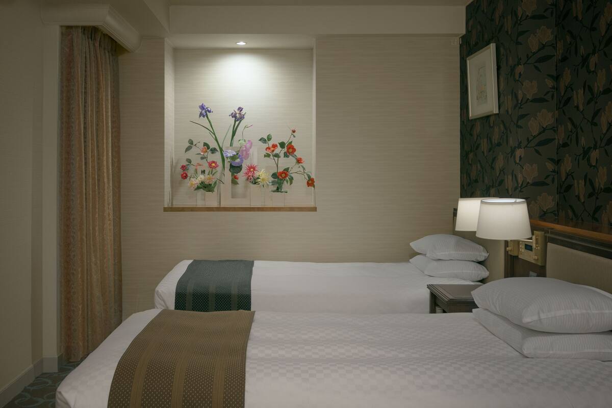 In-room safe, desk, soundproofing, WiFi (free)