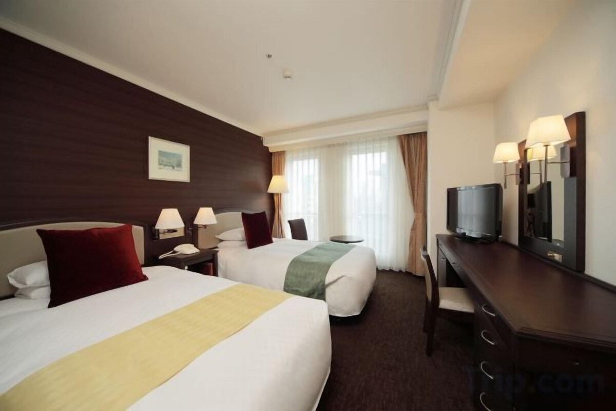 In-room safe, desk, soundproofing, WiFi (free)