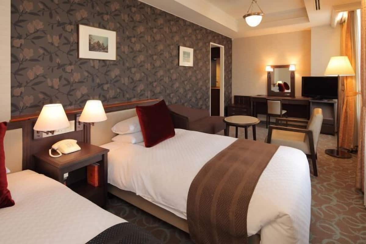 In-room safe, individually decorated, individually furnished, desk