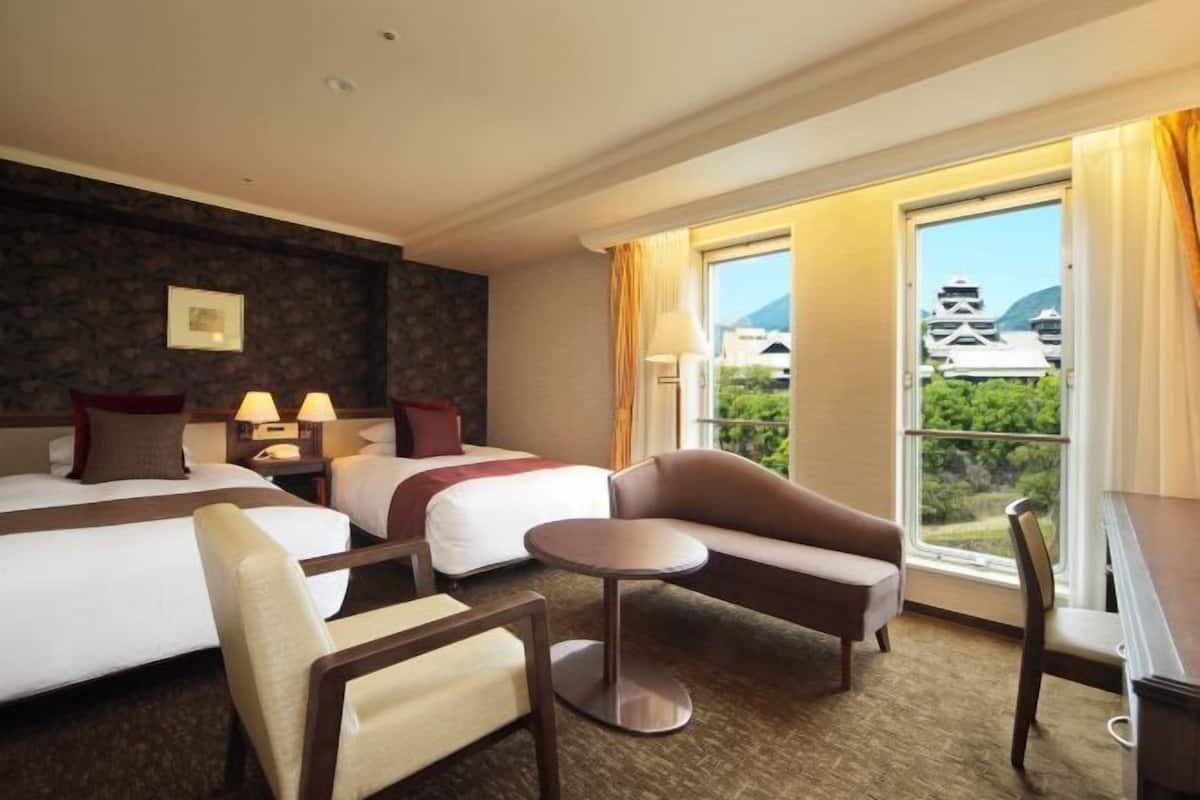 In-room safe, individually decorated, individually furnished, desk