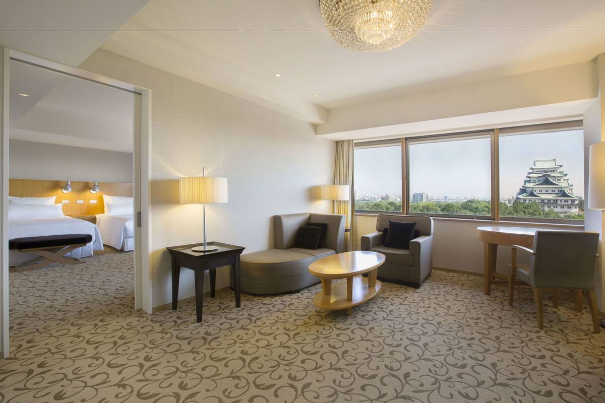 Corner Suite,69sqm, Smoking (Castle View) | Living area | TV