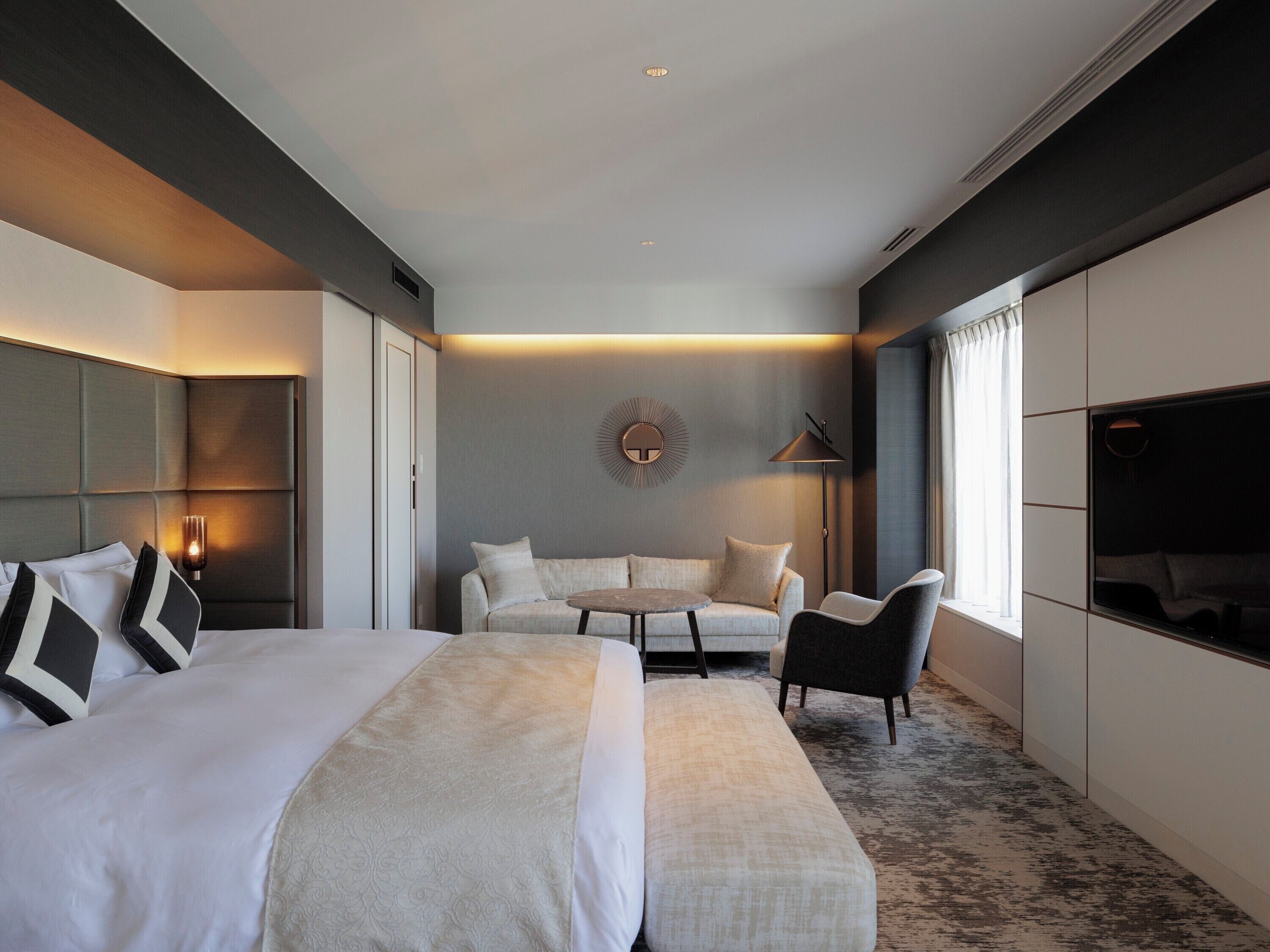 1 bedroom, down duvets, desk, blackout curtains