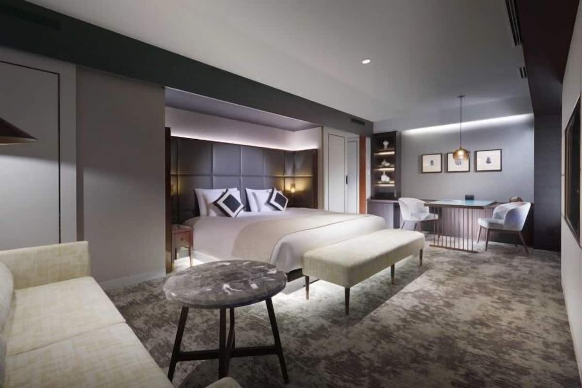 1 chambre, couette en duvet d'oie, bureau, rideaux occultants