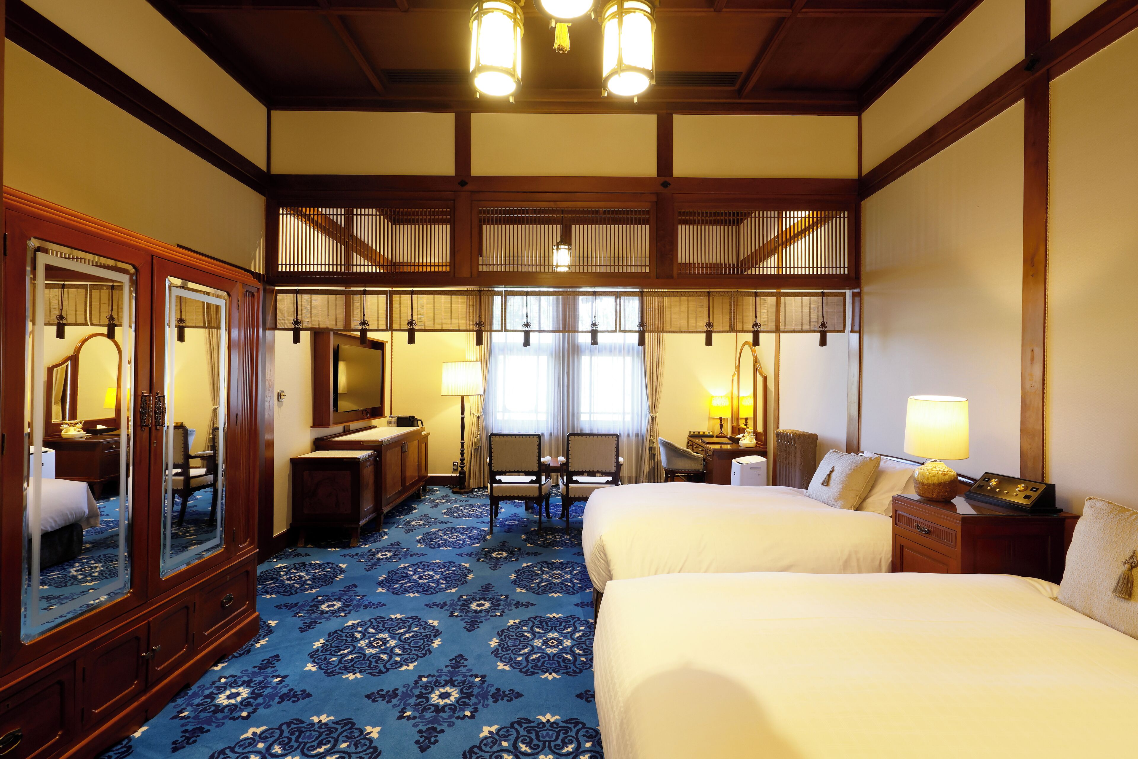 Premium Twin Room | Premium bedding, down duvets, desk, blackout curtains