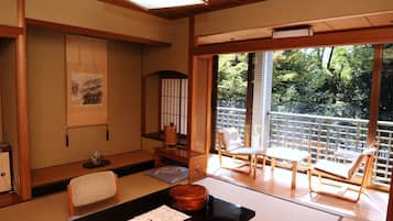传统客房 (New Wing, 47.4sqm) | 1 多间卧室、高档床上用品、羽绒被、迷你吧