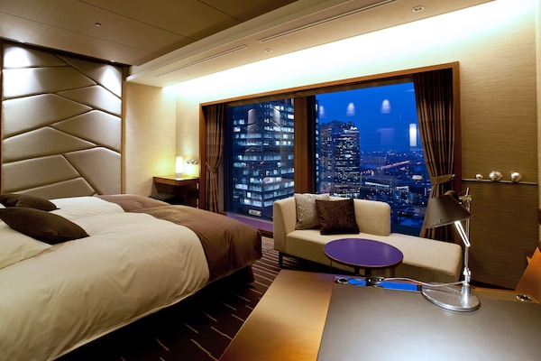 Ropa de cama de alta calidad, cubrecamas y cortinas blackout