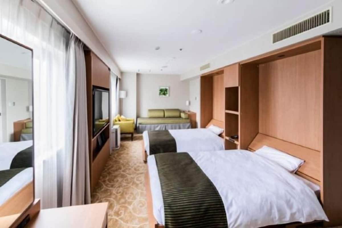 1 bedroom, premium bedding, down duvets, in-room safe