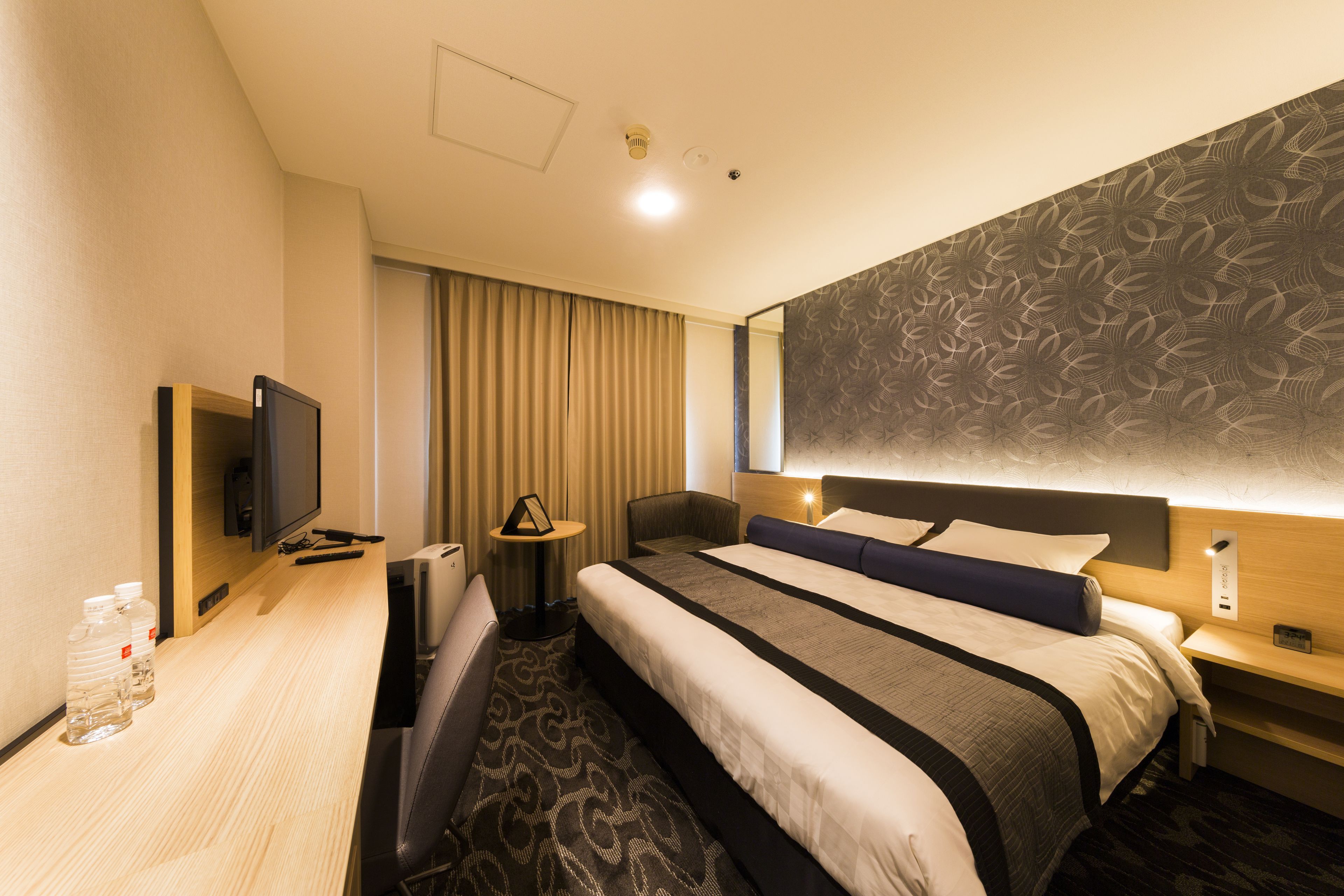 1 bedroom, premium bedding, down duvets, in-room safe