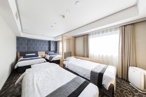 1 bedroom, premium bedding, down comforters, in-room safe