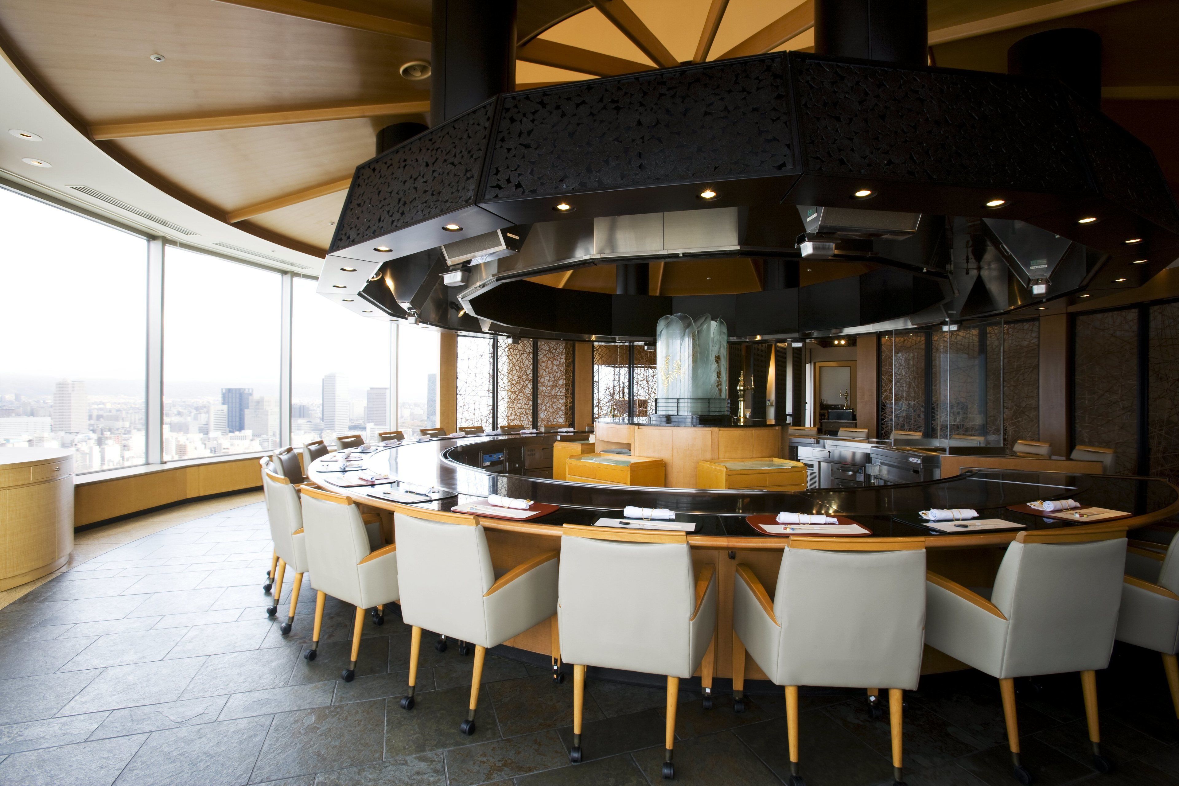 6 restaurants, breakfast, lunch, dinner served; french cuisine