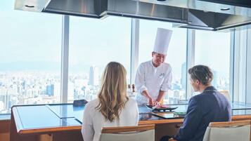 6 restaurants, breakfast, lunch, dinner served; French cuisine