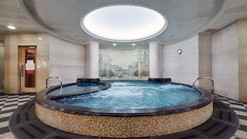 Sauna, hot tub, steam room, massages