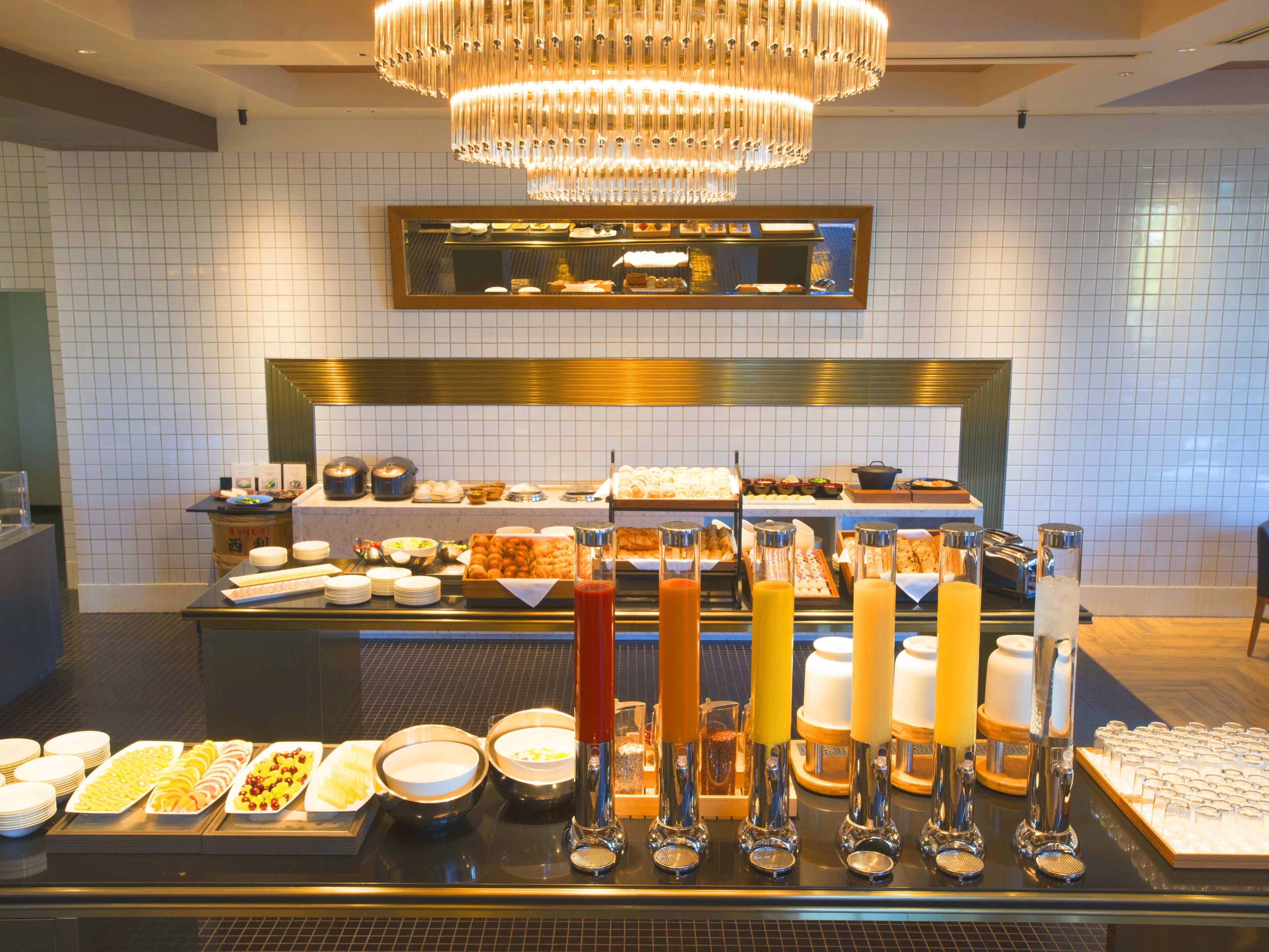 daily full breakfast for a fee