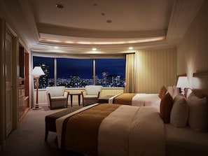 Park Suite Twin Room, Non Smoking , Lounge Access | Down duvets, minibar, in-room safe, desk