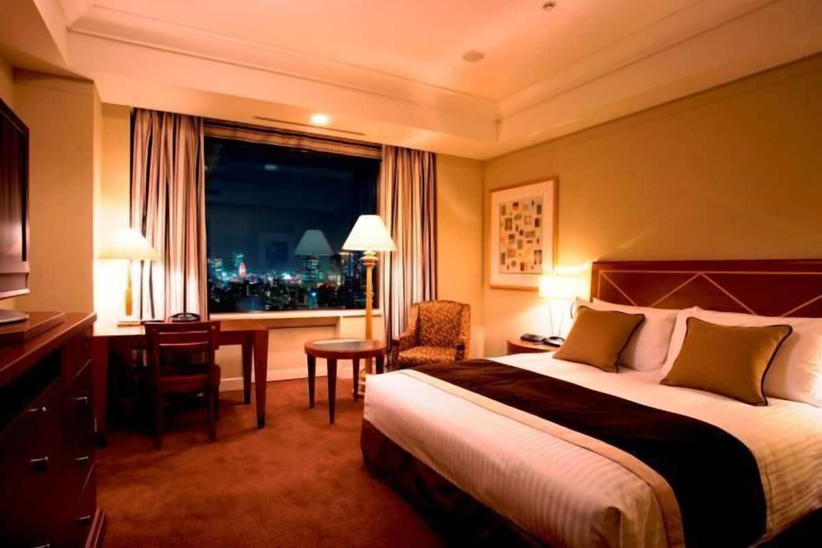 1 bedroom, down comforters, minibar, in-room safe
