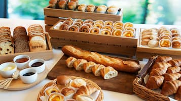 Déjeuner complet servi tous les jours en supplément