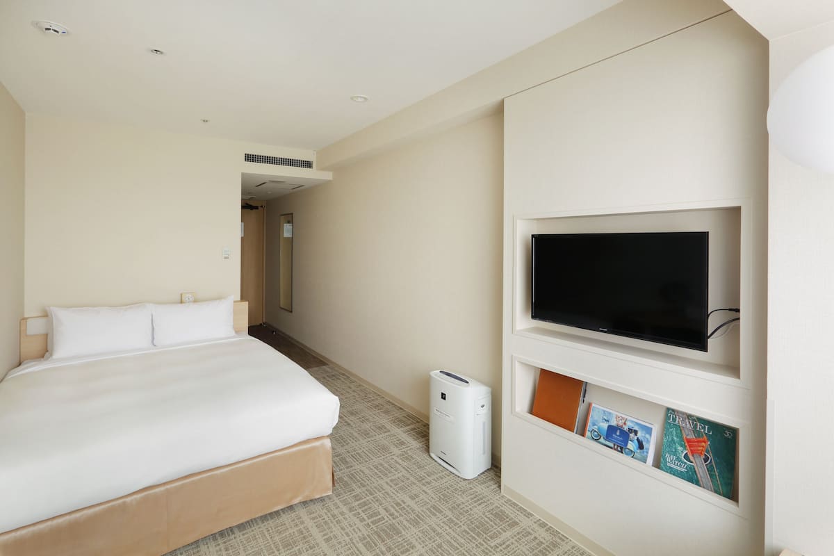 Standard Double Room, Non Smoking | Premium bedding, in-room safe, individually decorated