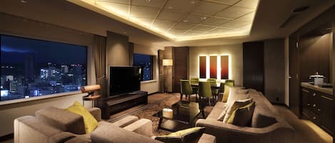 Suite Royale, non-fumeurs (Main Building) | Literie de qualité supérieure, couette en duvet d'oie