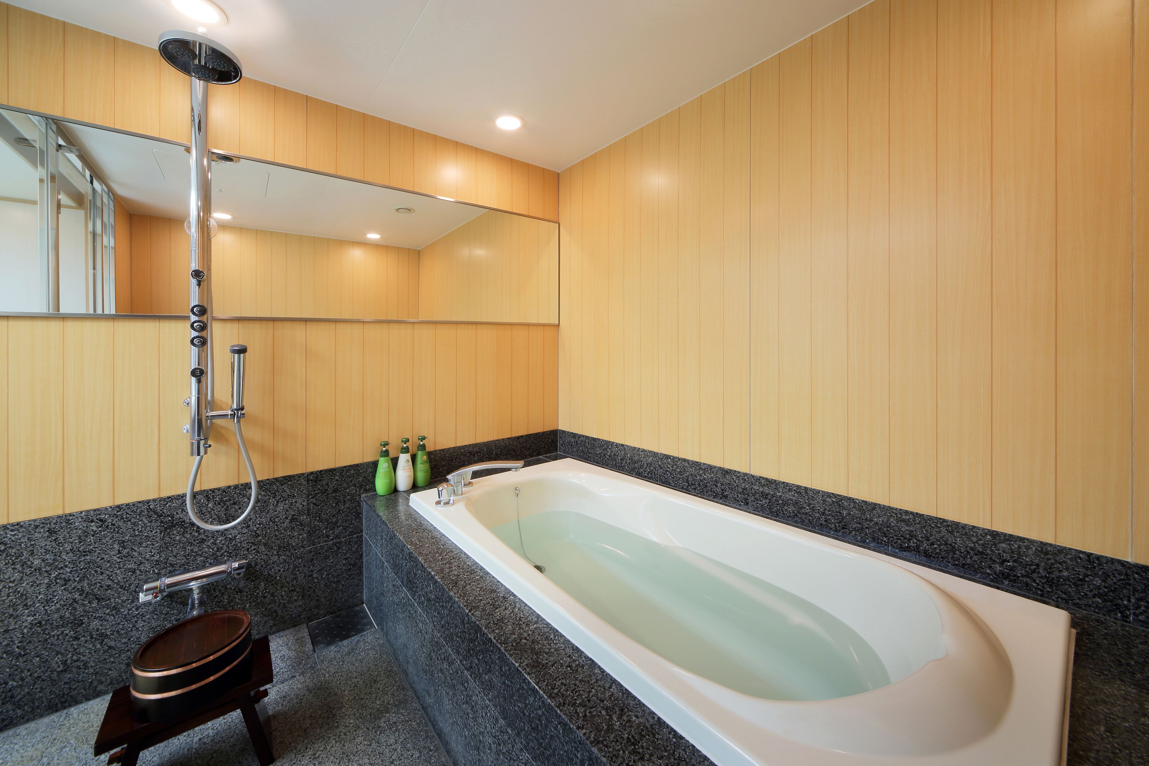 traditional room, smoking (keyaki, main building) | bathroom | combined shower/bathtub, free toiletries, hair dryer, slippers