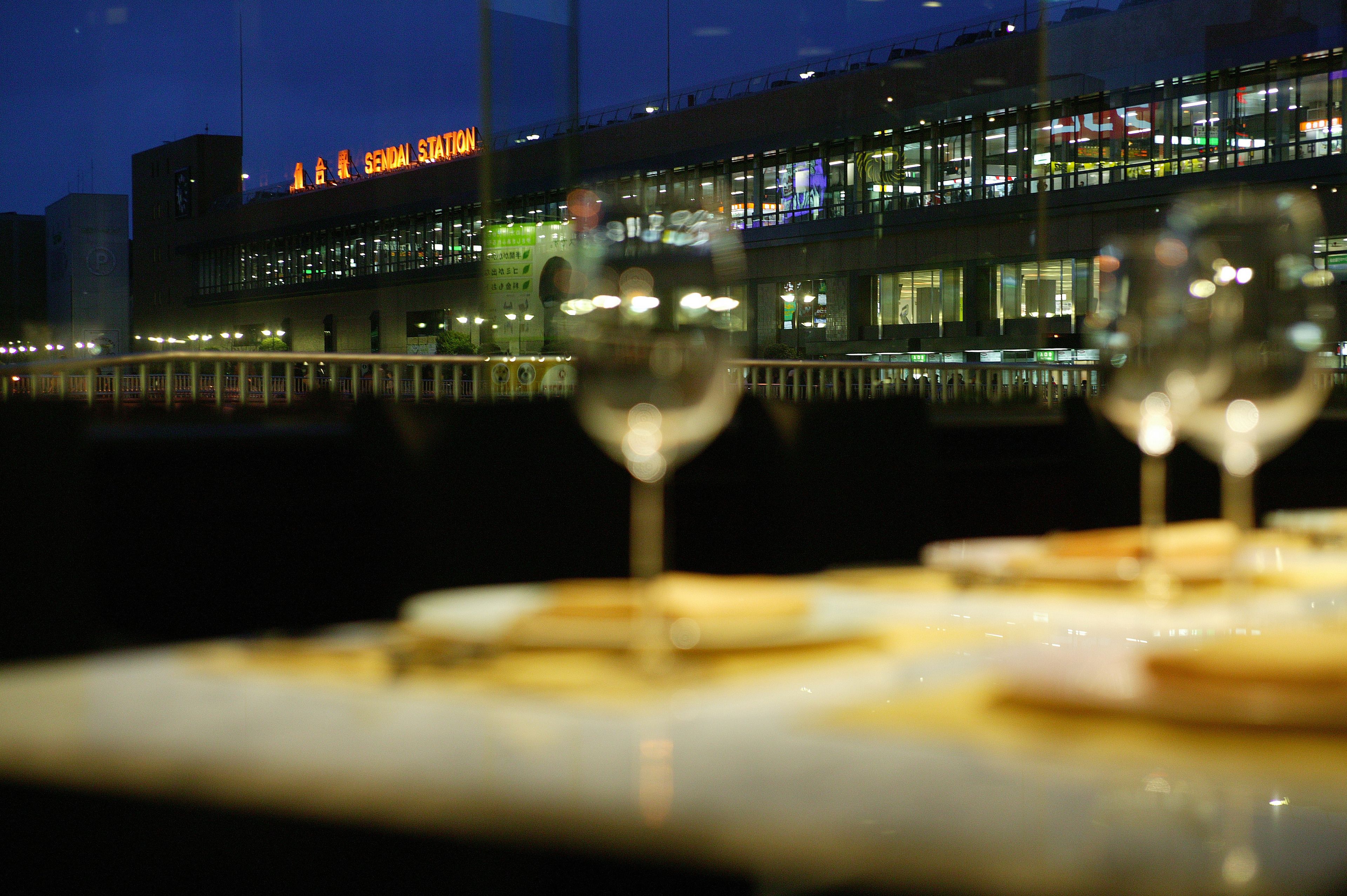 3 restaurants, breakfast served