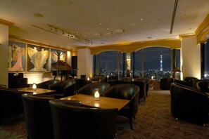 Bar (on property) - Hotel East 21 Tokyo (Tokyo)