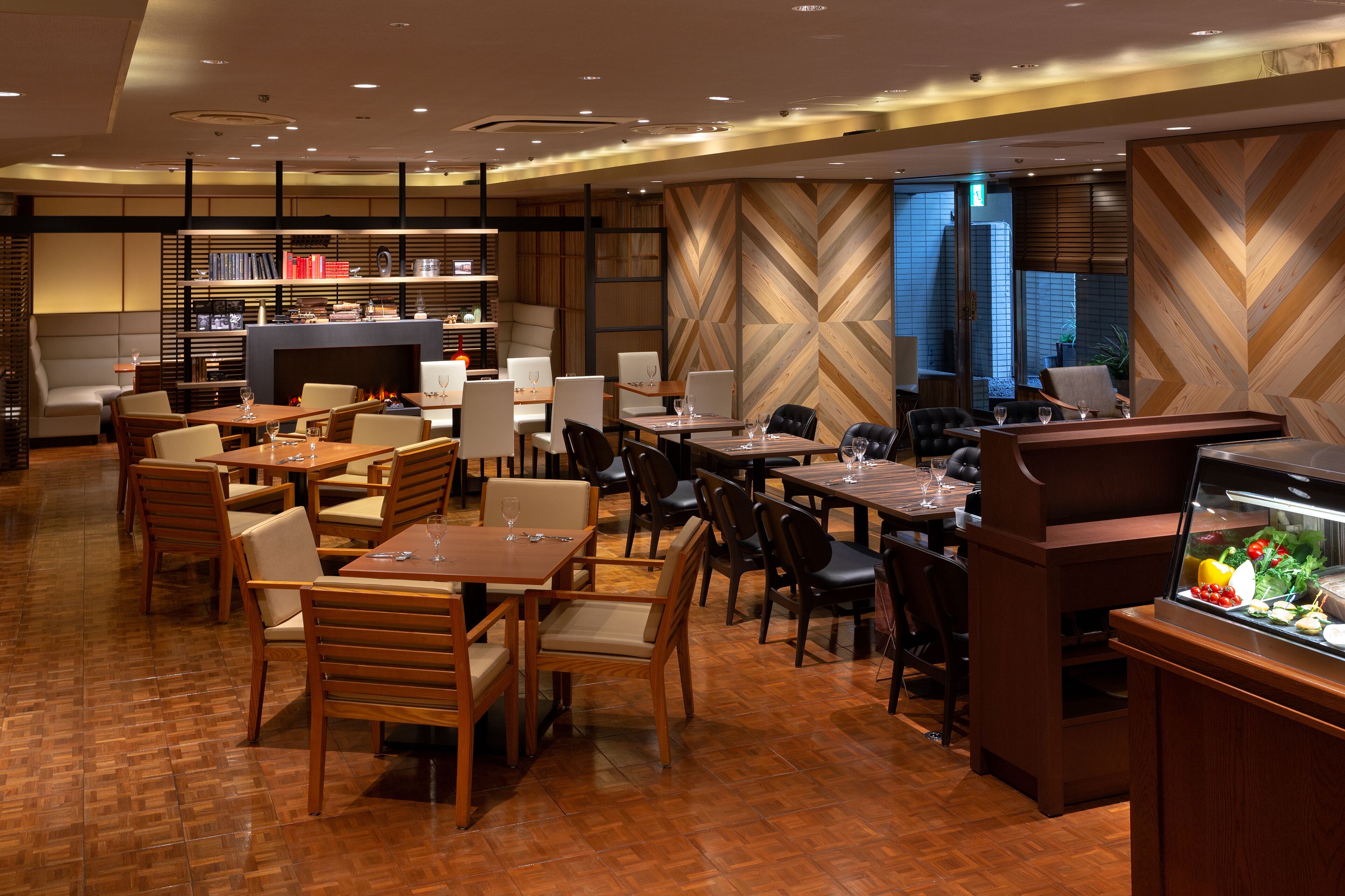 breakfast, lunch and dinner served