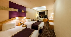 Executive Twin Room, Non Smoking (High Floor) | 1 bedroom, down comforters, desk, blackout drapes