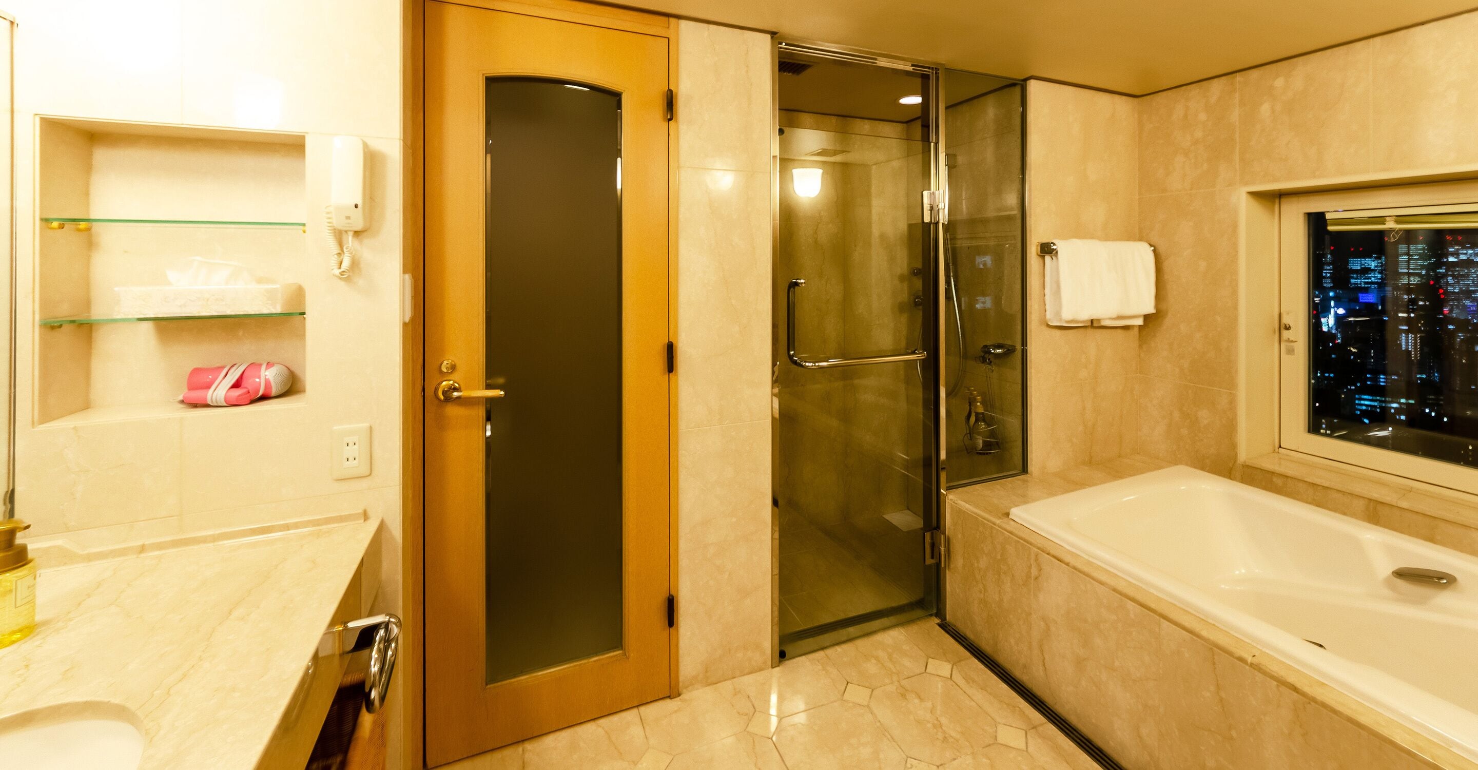 executive twin room, non smoking (high floor) | bathroom | combined shower/bathtub, free toiletries, hair dryer, slippers