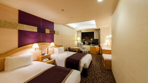 Executive Twin Room, Non Smoking (High Floor) | Premium bedding, down comforters, desk, blackout drapes
