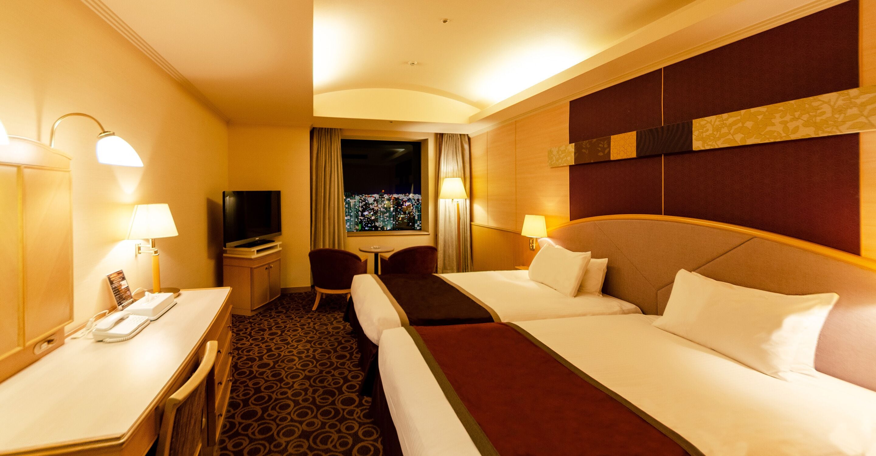 1 bedroom, down duvets, desk, blackout curtains