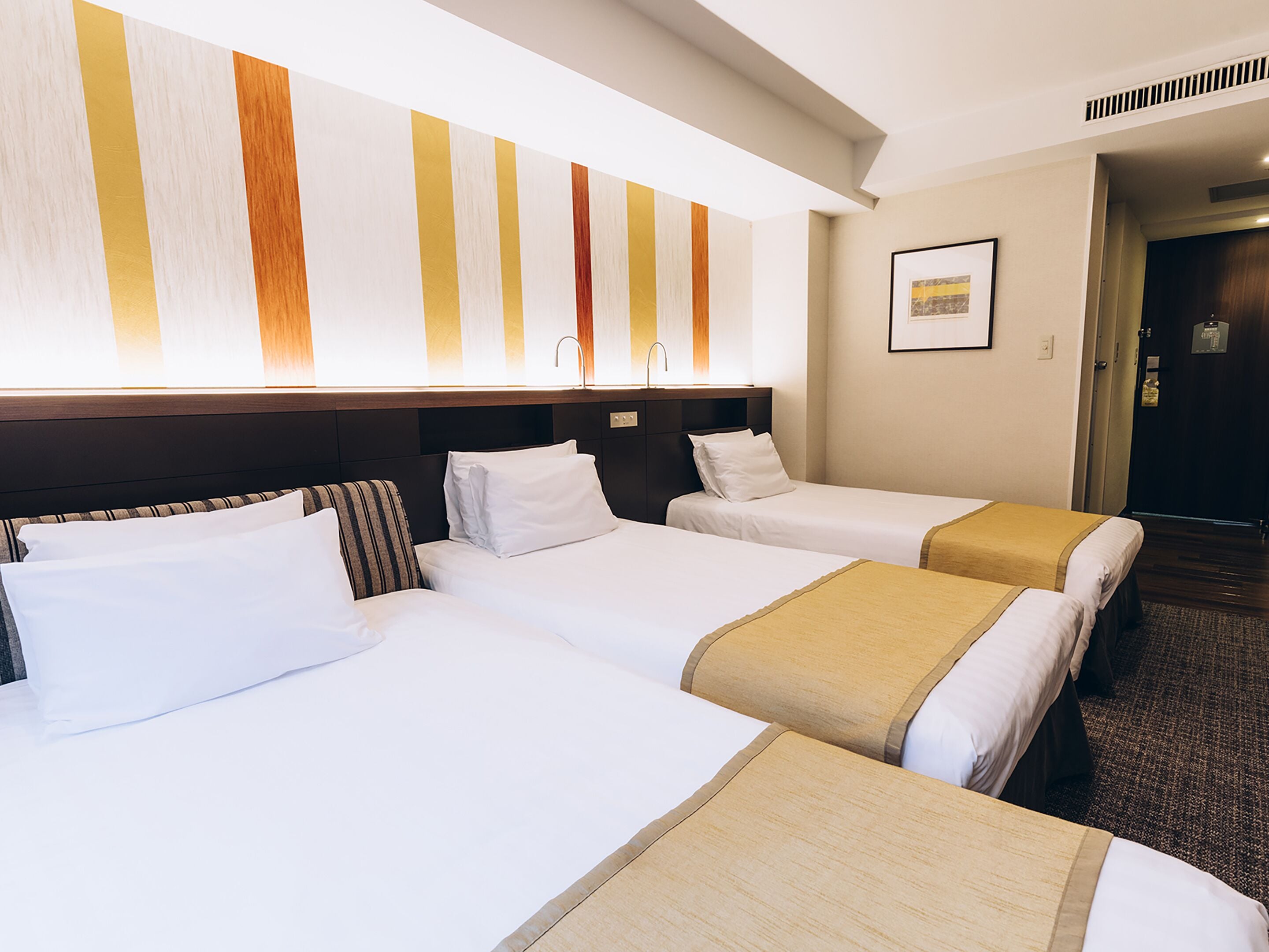 triple room, non smoking | 1 bedroom, desk, soundproofing, iron/ironing board