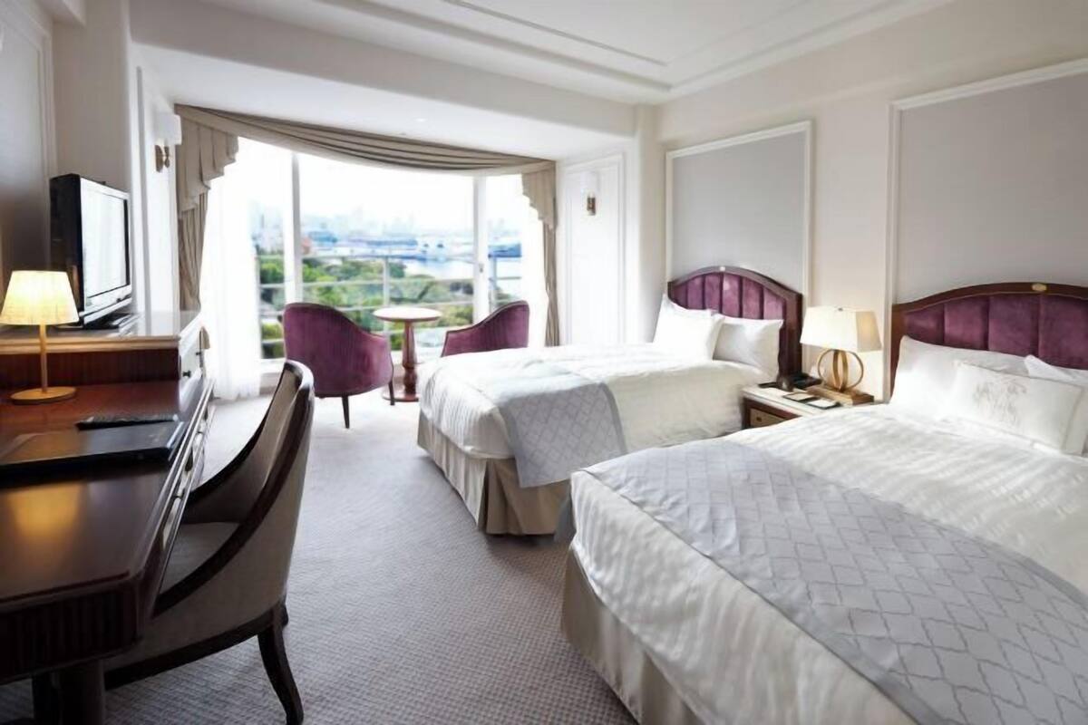 Egyptian cotton sheets, premium bedding, down duvets, minibar