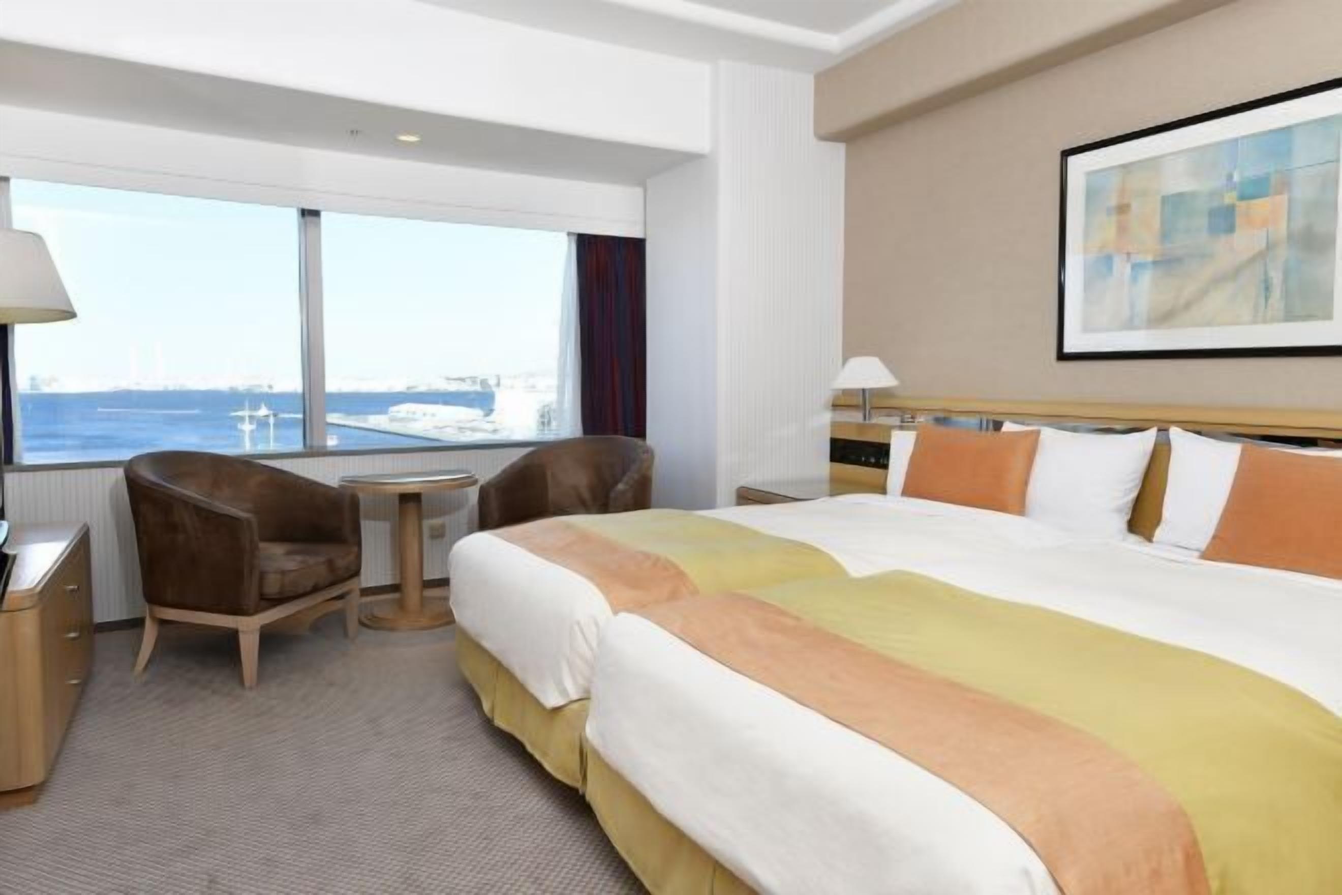 Egyptian cotton sheets, premium bedding, down comforters, minibar