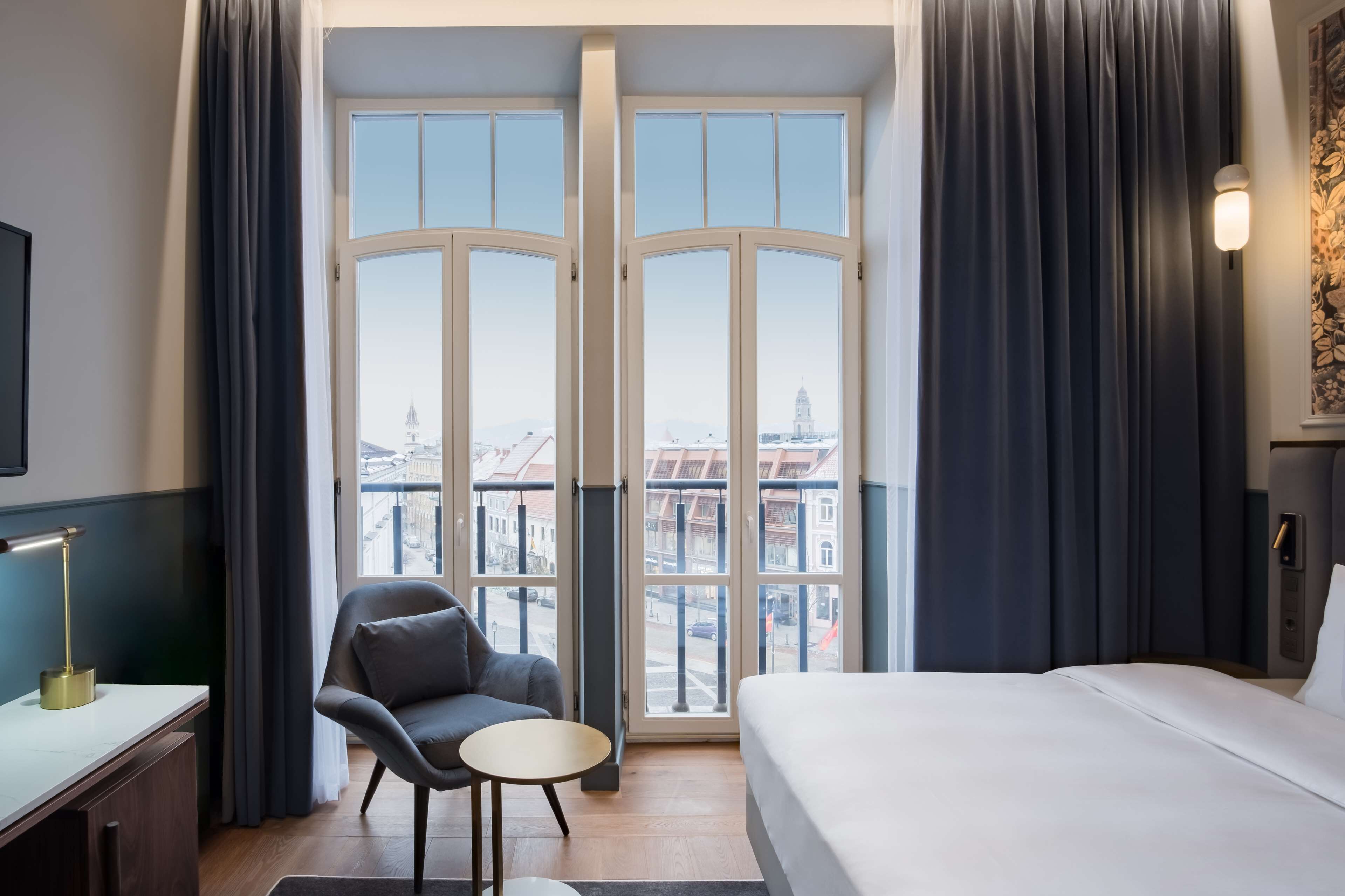 Allergitestet sengetøy, safe på rommet og skrivebord