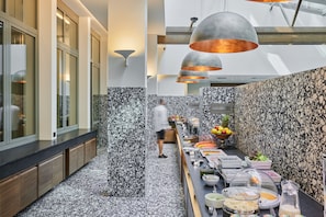 Daily full breakfast (EUR 17 per person)