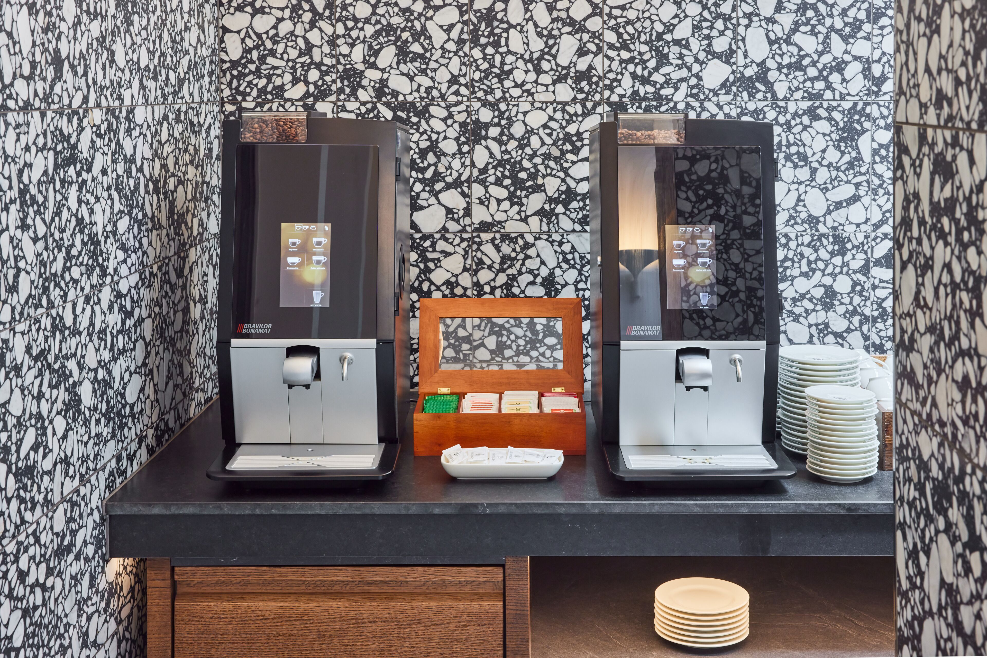 daily full breakfast (eur 17 per person)