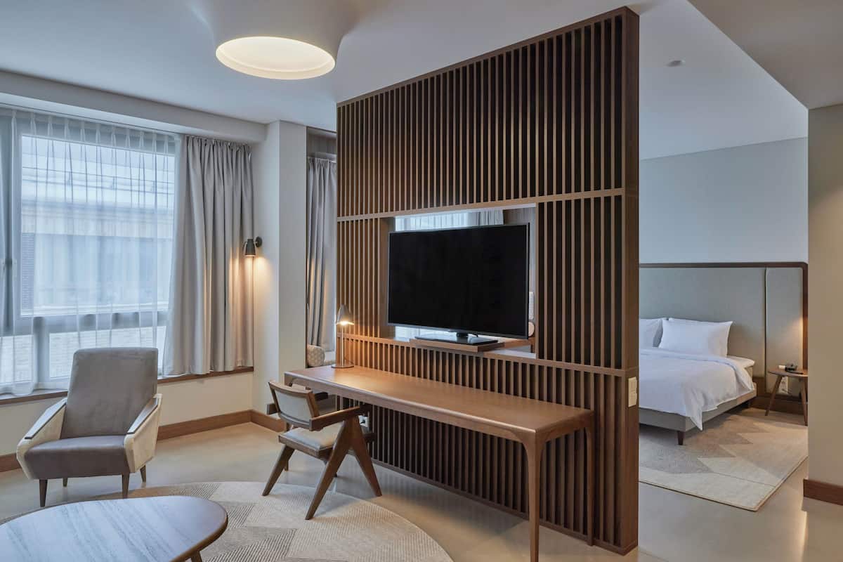 studio suite | 1 bedroom, hypo-allergenic bedding, minibar, in-room safe