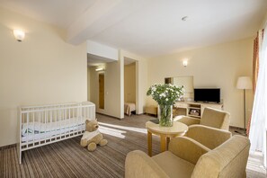 Family Triple Room | Children's theme room