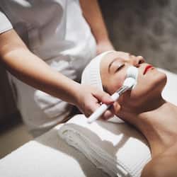 Pemandian Turki/hammam, perawatan tubuh, body wrap, dan body scrub