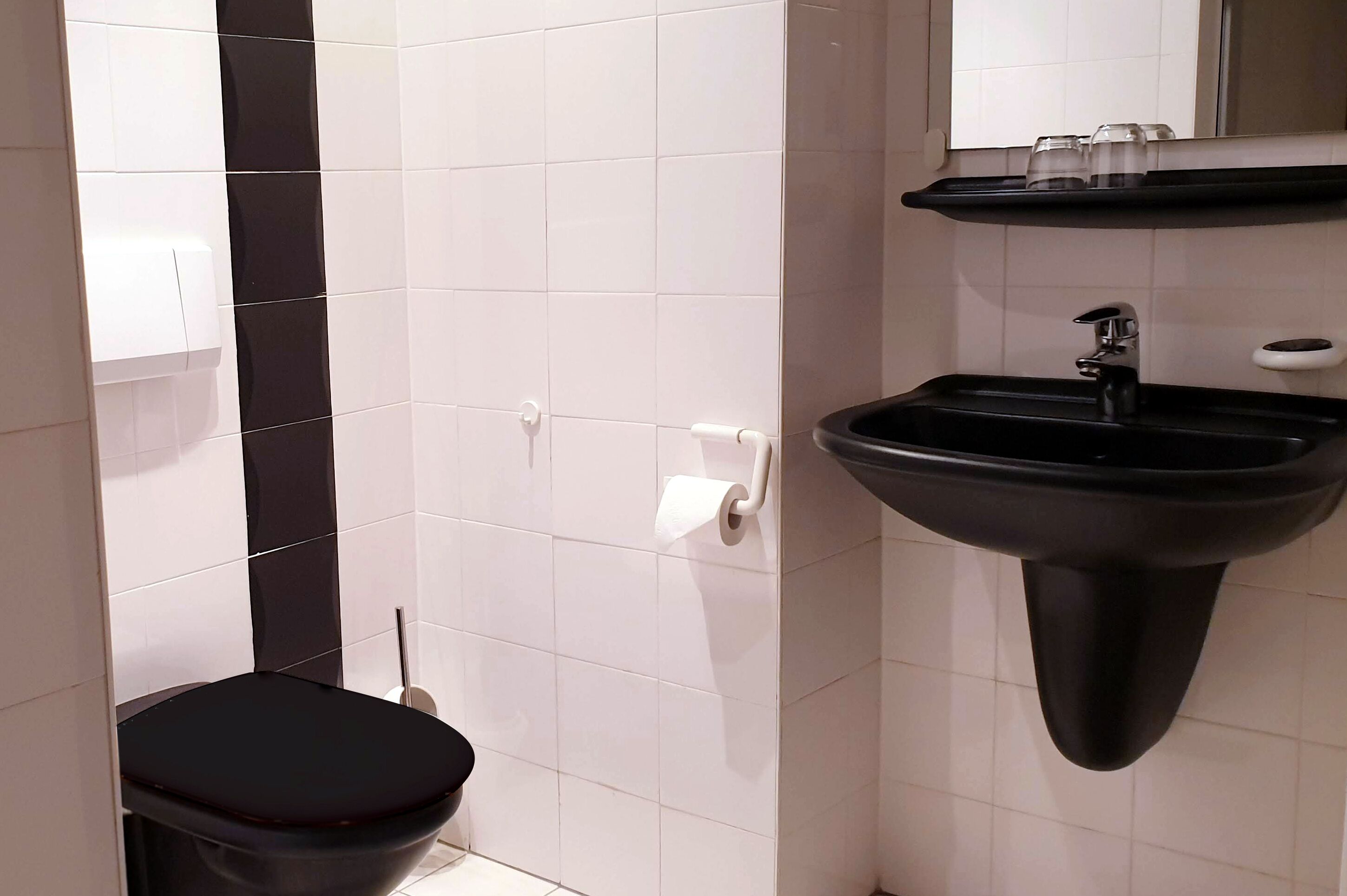 studio (residence) | bathroom | shower, free toiletries, hair dryer, bathrobes