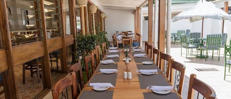 Breakfast, lunch, dinner served; garden views