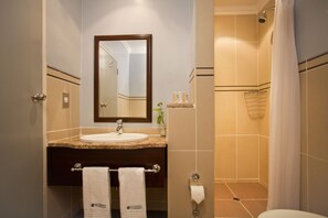 Superior Room | Bathroom
